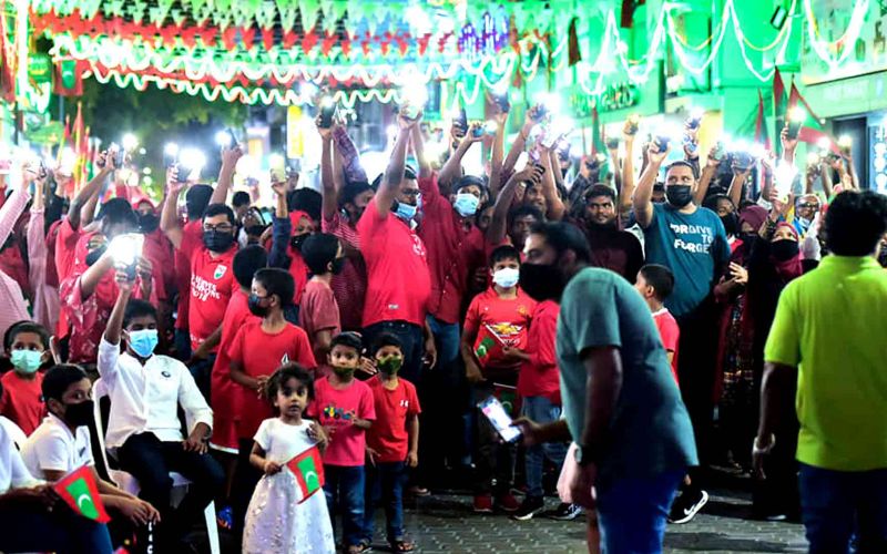 Maziya Hosts Colorful Event